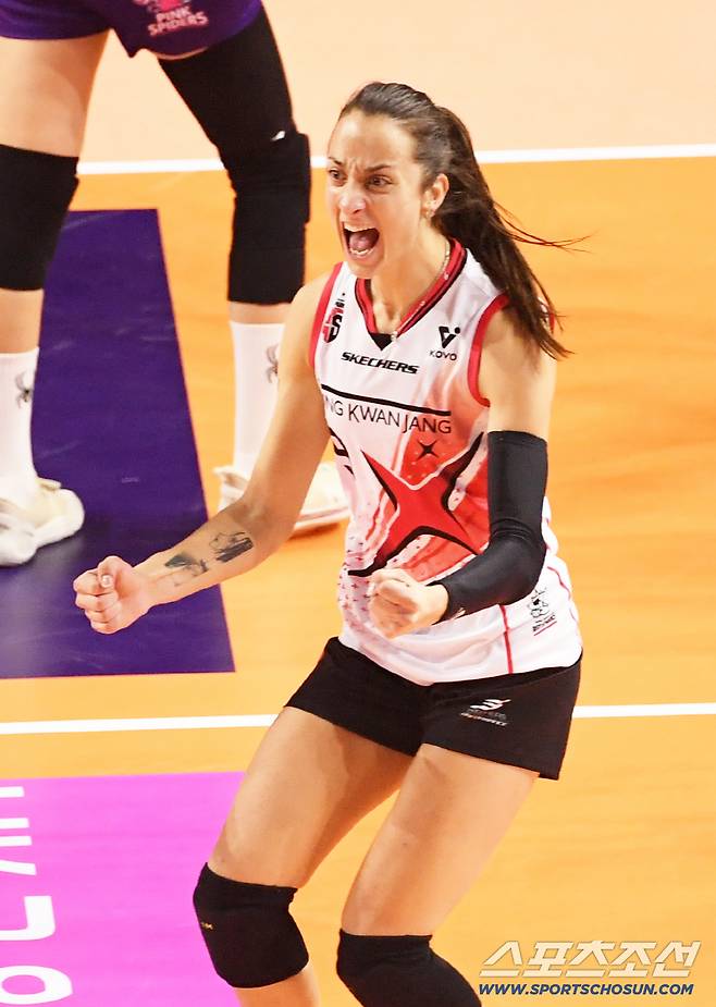 18일 인천 삼산월드체육관 열린 V리그 흥국생명과 정관장의 경기. 정관장 자네테가 득점 후 환호하고 있다. 인천=박재만 기자 pjm@sportschosun.com/2025.10.18/