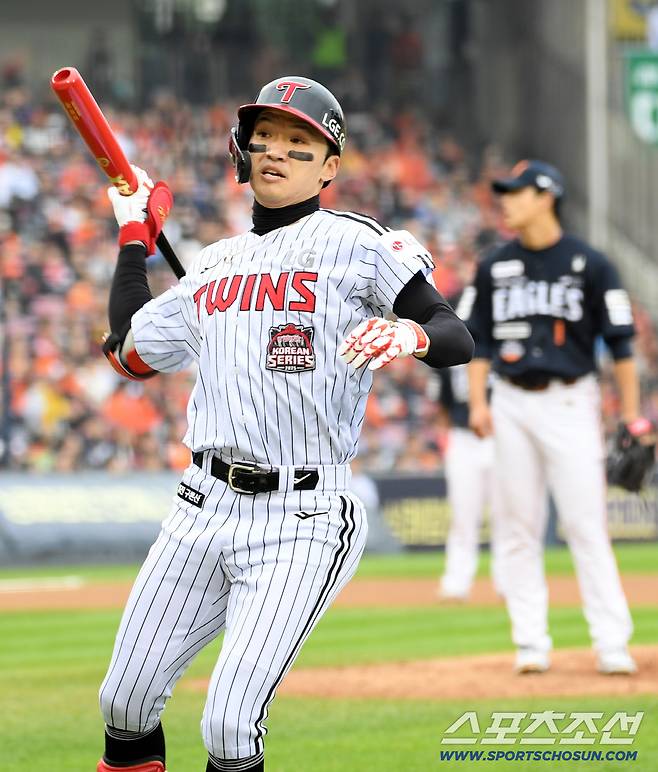 26일 잠실구장에서 열린 한국시리즈 1차전 LG 트윈스와 한화 이글스의 경기. 5회말 LG 박해민이 솔로포를 날린 뒤 환호하고 있다. 잠실=박재만 기자 pjm@sportschosun.com/2025.10.26/