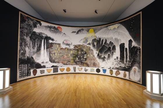 경주 솔거미술관에 전시된 박대성의 '코리아판타지'(2023). 사진 예술경영지원센터