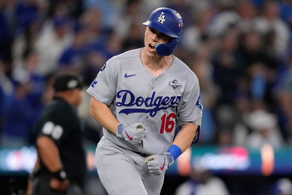 윌 스미스는 홈런으로 균형을 깼다. 사진= AP= 연합뉴스 제공