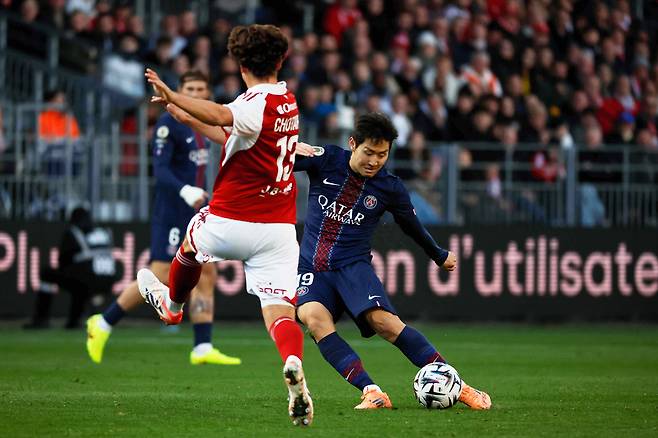 이강인이 브레스트전 슈팅을 하고 있다. AP연합뉴스