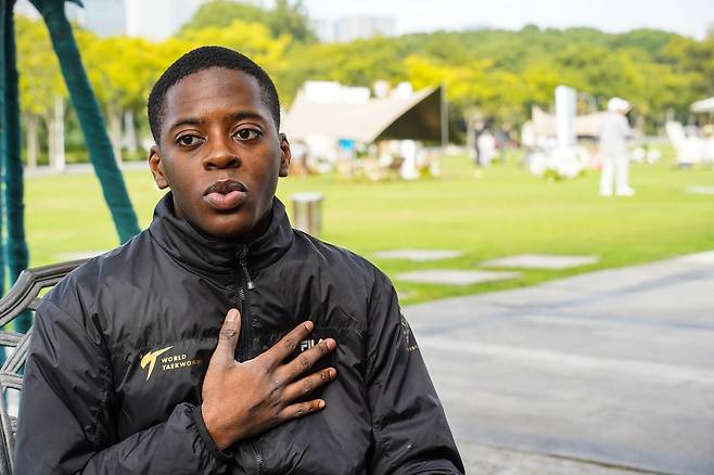 인터뷰하는 브라이언 칼라무. [세계태권도연맹 제공. 재판매 및 DB 금지]