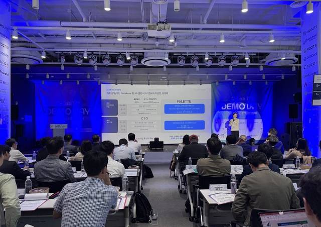 지난 23일 대구창조경제혁신센터 1층 C-quad에서 '대구 C-Lab 액셀러레이팅 17기 데모데이'가 열리고 있다. 대구창조경제혁신센터 제공