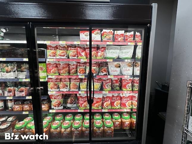 미국 LA 시내의 한 H마트 매장에 대상 종가 김치가 진열돼 있다. / 사진=정혜인 기자 hij@