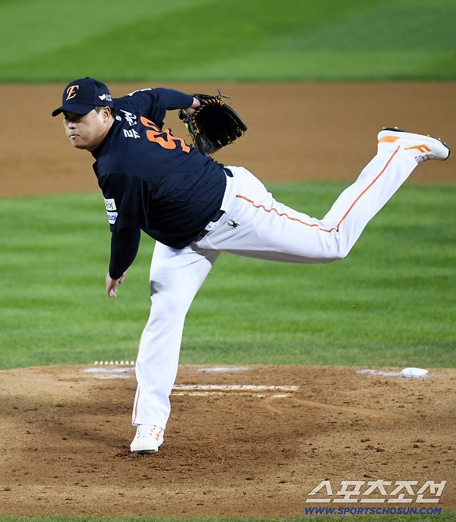 27일 잠실구장에서 열린 한국시리즈 1차전 LG 트윈스와 한화 이글스의 경기. 한화 류현진이 역투하고 있다. 잠실=박재만 기자 pjm@sportschosun.com/2025.10.27/