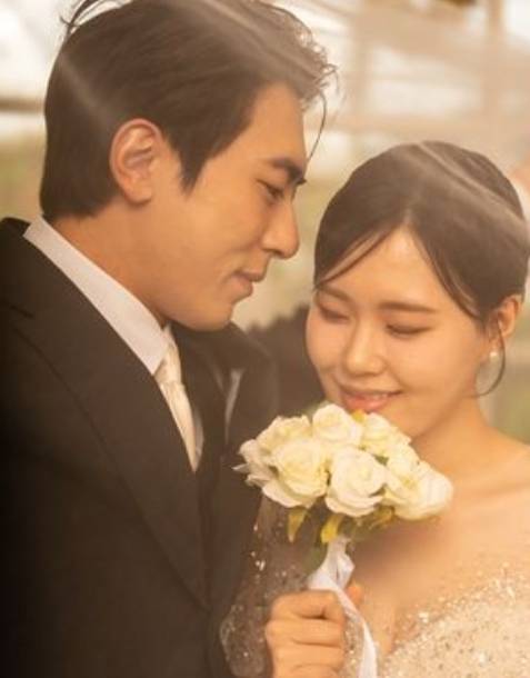 김원훈 - 엄지윤 웨딩 화보