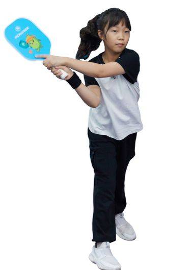 테니스를 오랫동안 배웠다는 전서진 학생기자는 피클볼이 덜 힘들고 박진감 넘친다며 즐거워했다.