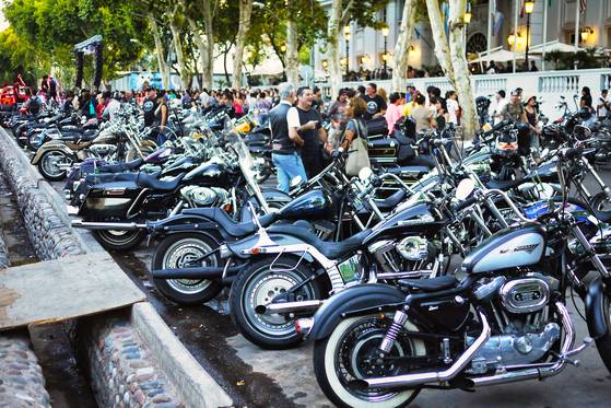 남미 각지에서 온 할리 데이비드슨 라이더들.