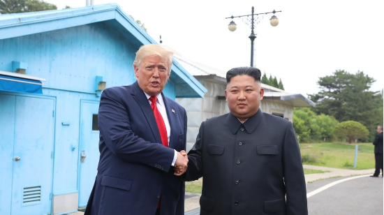 지난 2019년 판문점서 만난 도널드 트럼프 미국 대통령과 김정은 북한 국무위원장.(사진=연합뉴스)