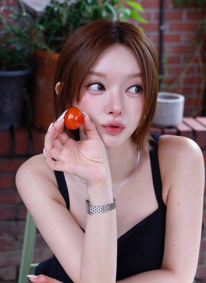 [서울=뉴시스] 초아. (사진=초아 인스타그램 캡처) 2025.10.27. photo@newsis.com *재판매 및 DB 금지