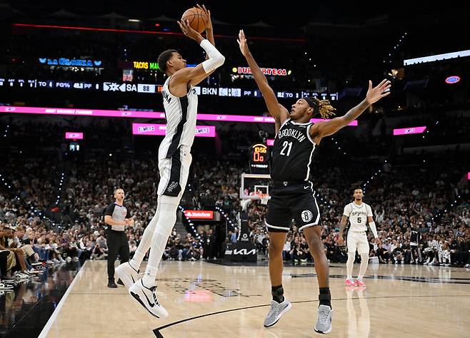 [샌안토니오=AP/뉴시스] 미국프로농구(NBA) 샌안토니오 스퍼스의 빅터 웸반야마. 2025.10.26.