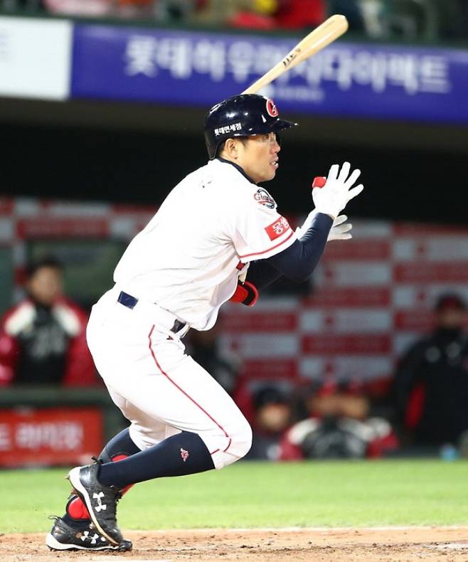 롯데 전준우의 이른바 '빠던' 모습. 롯데 자이언츠