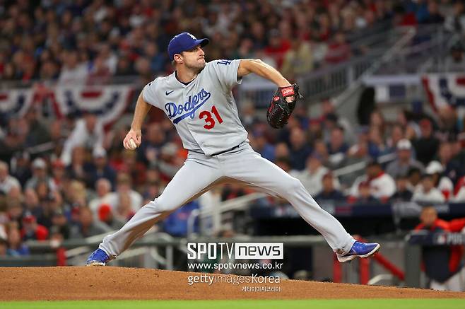 ▲ 2021년 포스트시즌 당시 다저스 소속으로 공을 던졌던 맥스 슈어저. 당시에는 월드시리즈 진출에 실패했고, 데드암 증상으로 아쉬움을 남겼다