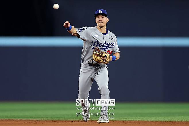 ▲ 에드먼이 수술을 받는다면 재활 일정과 소속팀의 상황을 고려할 때 WBC 출전이 무산될 가능성이 크다