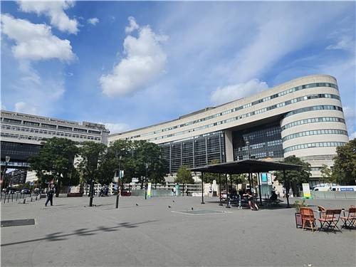 프랑스 경제재정부 전경 (파리=연합뉴스) 조성미 기자 = 프랑스의 AI 정책 관할 부서가 소속된 경제재정부의 모습. 2025.10.27 csm@yna.co.kr