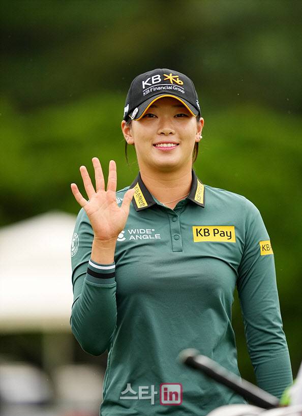 KLPGA 투어 대상 포인트 3위 방신실은 남은 2개 대회에서 역전에 도전한다. (사진=이데일리 골프in 조원범 기자)