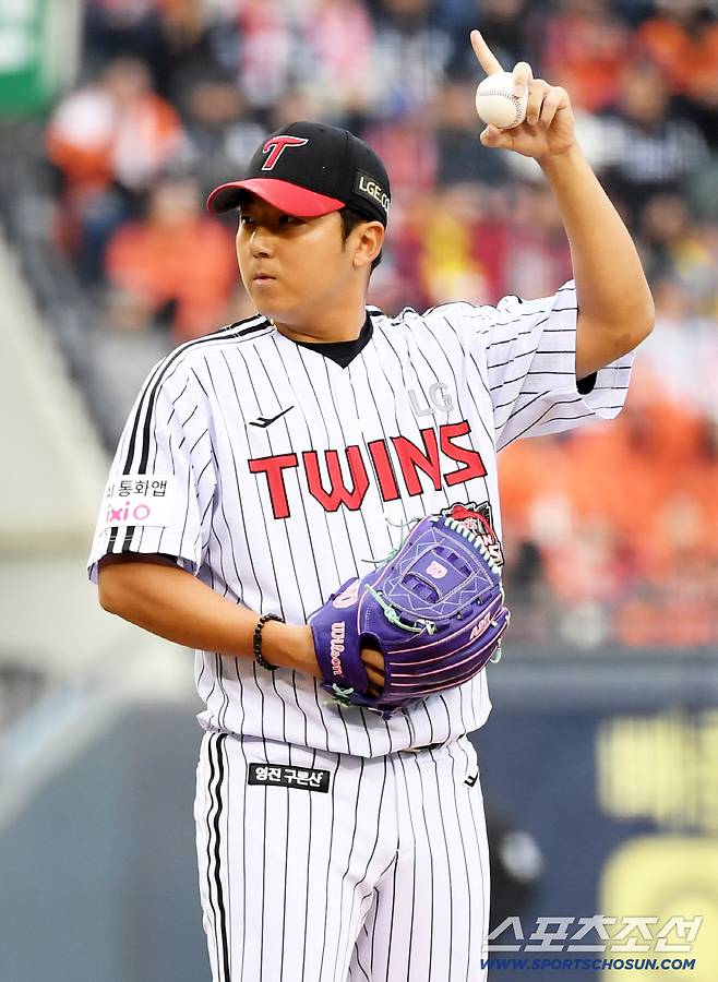 26일 잠실구장에서 열린 한국시리즈 1차전 LG 트윈스와 한화 이글스의 경기. LG 송승기가 역투하고 있다. 잠실=박재만 기자 pjm@sportschosun.com/2025.10.26/