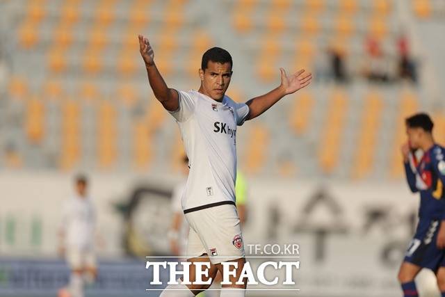 프로축구 제주 유나이티드 포워드 유리 조나탄(27)이 ‘하나은행 K리그1 2025’ 34라운드 MVP 영예를 안았다./K리그