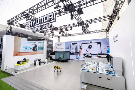 현대차그룹은 2025년 APEC 정상회의가 열리는 경북 경주시 일원에서 수소를 비롯해 PBV와 로보틱스 사업의 핵심 기술을 보여주는 다양한 전시 및 행사를 진행한다고 28일 밝혔다. 사진은 경주엑스포대공원 에어돔에 조성된 ‘현대자동차그룹관’ 전경. 뉴스1