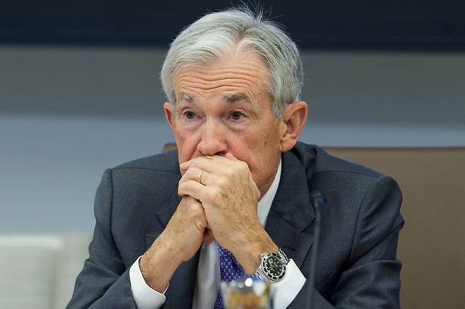 제롬 파월 미국 연방준비제도(Fed·연준) 의장이 지난 24일(현지시간) 미국 워싱턴 DC 연방준비제도이사회에서 열린 이사회에 참석한 모습. [EPA]