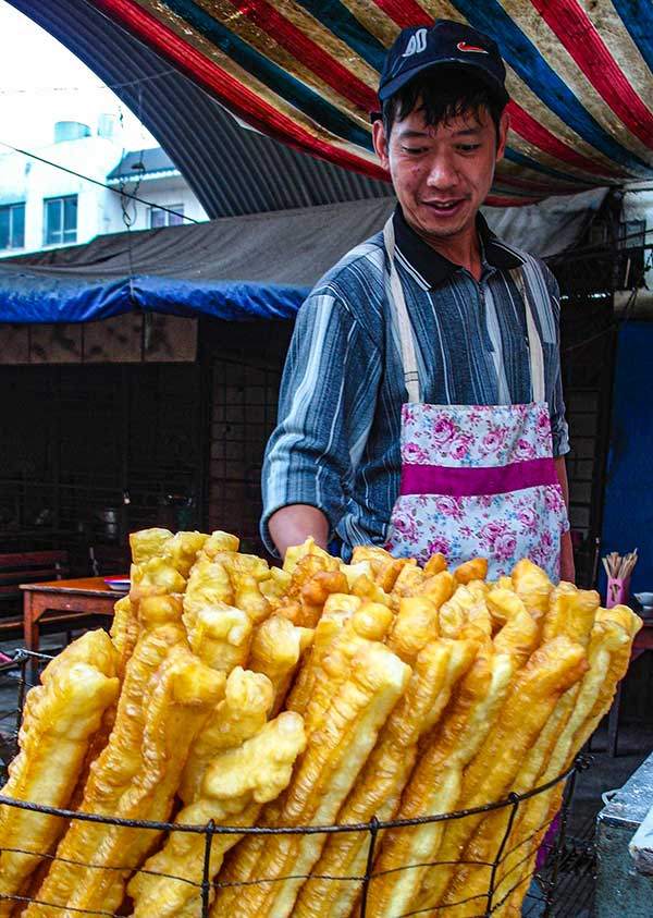 산골에서 만난 인연. 중국식 밀가루 꽈배기, 요우티아오를 만드는 길 위의 셰프.