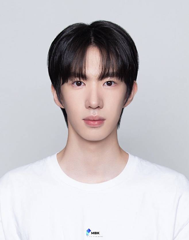 신전떡볶이 창업주 3세가 아이돌로 데뷔한다. 모덴베리코리아 제공