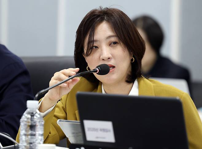 최보윤 국민의힘 의원이 10월24일 국민연금공단에서 열린 국회 보건복지위원회 국정감사에서 질의하고 있다. ⓒ연합뉴스