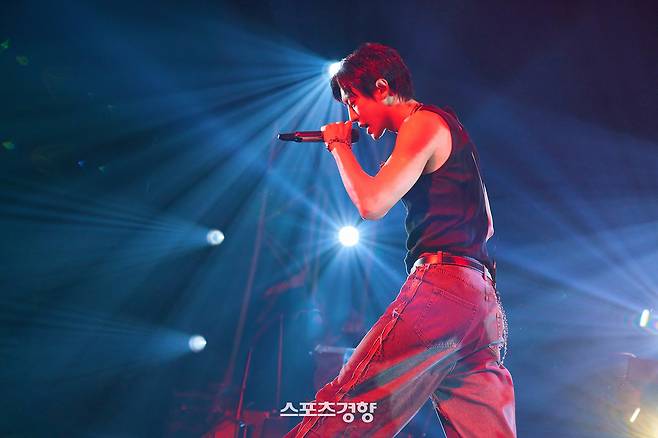 일본 라이브 투어 공연을 하고 있는 엑소 멤버 찬열. SM엔터테인먼트 제공