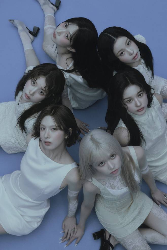 NMIXX 정규 1집 단체 이미지 /사진제공=JYP엔터테인먼트