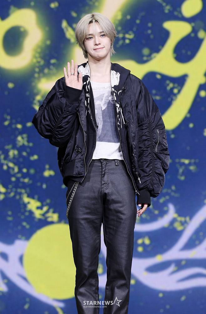 그룹 앤팀(&TEAM) 케이가 28일 서울 용산구 블루스퀘어에서 진행된 한국 데뷔 앨범 발매 기념 쇼케이스에서 포즈를 취하고 있다. /2025.10.28 /사진=김휘선 hwijpg@