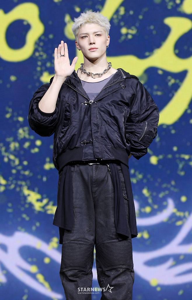 그룹 앤팀(&TEAM) 마키가 28일 서울 용산구 블루스퀘어에서 진행된 한국 데뷔 앨범 발매 기념 쇼케이스에서 포즈를 취하고 있다. /2025.10.28 /사진=김휘선 hwijpg@