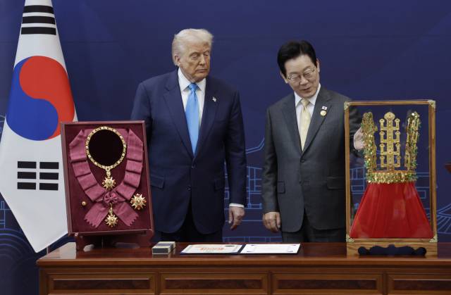 이재명 대통령이 29일 경북 경주박물관에서 도널드 트럼프 미국 대통령에게