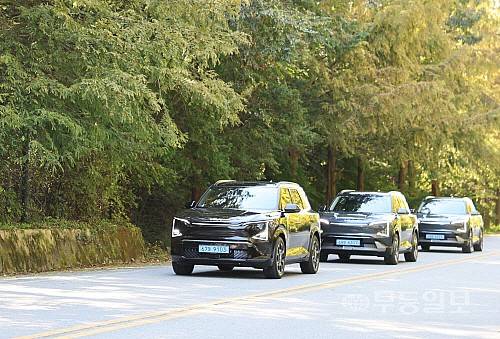 28일 기아 오토랜드 광주에서 담양 메타세쿼이아길 일원까지 시승한 기아 EV5. 기아 제공