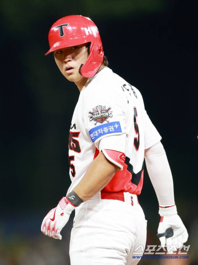 25일 광주 기아챔피언스필드에서 열린 KIA 타이거즈와 LG 트윈스의 경기. 4회말 무사 만루 KIA 김도영이 적시타를 날린 뒤 환호하고 있다. 광주=박재만 기자 pjm@sportschosun.com/2025.04.25/