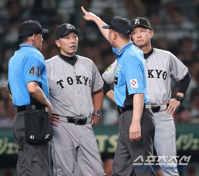 요미우리가 3위에 그치면서 아베 감독의 팀 운영에 대해 비판이 많았다. 레전드 마쓰이 히데키의 차기 감독설이 나온다.
