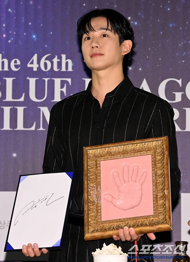 29일 여의도 CGV에서 열린 제46회 청룡영화상 핸드프린팅. 정해인이 포토타임을 갖고 있다. 여의도=허상욱 기자wook@sportschosun.com/2025.10.29/