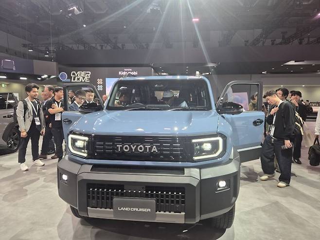 토요타자동차가 29일 공개한 신형 오프로드 스포츠유틸리티차량(SUV) '랜드크루저(Land Cruiser)' FJ. 사진=서혜진 도쿄특파원
