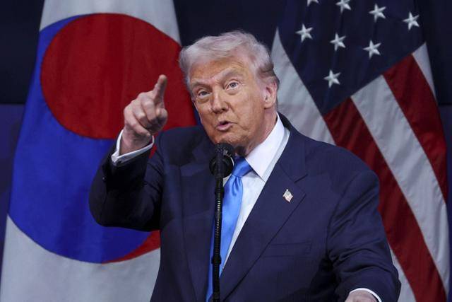 도널드 트럼프 미국 대통령이 29일 경북 경주 예술의전당에서 열린 아시아태평양경제협력체(APEC) 최고경영자(CEO) 서밋에서 특별 연설을 하고 있다. 공동취재