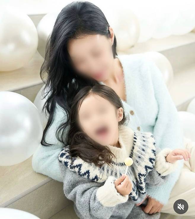 [서울=뉴시스] 배우 신현준이 아내·딸의 사진을 공개했다. (사진=신현준 인스타그램 캡처) 2025.10.29. photo@newsis.com *재판매 및 DB 금지