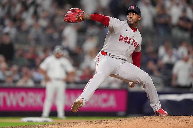 [뉴욕=AP/뉴시스] 메이저리그(MLB) 보스턴 레드삭스의 아롤디스 채프먼. 2025.10.01