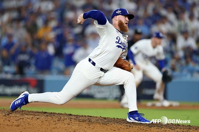 다저스 윌 클라인이 28일(한국시간) 열린 2025 MLB 월드시리즈 3차전에서 역투하고 있다. /AFPBBNews=뉴스1