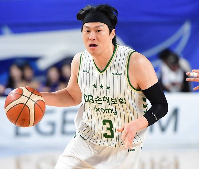 드리블하고 있는 이정현. /사진=KBL