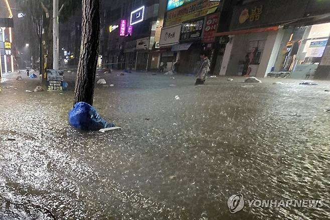 침수 피해 반복된 광주 북구 도심 [독자 제공. 재판매 및 DB 금지] hs@yna.co.kr