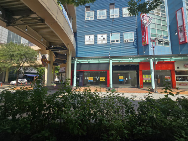 2000년대 경기 북부 문화·상업의 중심지였던 고양시 ‘일산 라페스타’. 현재는 공실이 늘어나며 위기감이 돌고 있다. 2025.9.28 /김성주기자 ksj@kyeongin.com