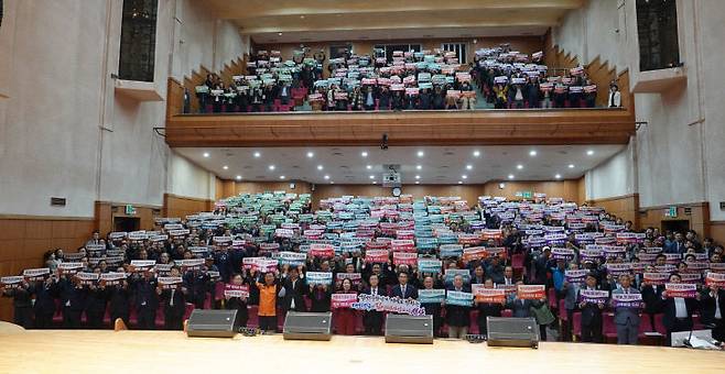 김태흠 충남지사는 29일 서산시를 방문해, 서산시민과의 대화의 시간을 갖고 지역 발전에 구상에 대한 공유의 시간을 가졌다.(사진=서산시 제공)