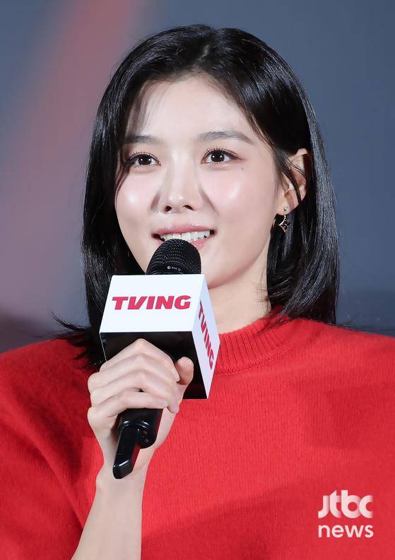 30일 오후 용산 CGV 아이파크몰에서 티빙 오리지널 '친애하는 X' 제작발표회가 열렸다. 이응복 연출, 배우 김유정, 김영대, 이열음, 김도훈이 참석했다. 박세완 엔터뉴스팀 기자 park.sewan@jtbc.co.kr