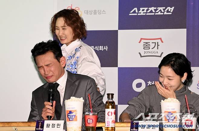 29일 여의도 CGV에서 열린 제46회 청룡영화상 핸드프린팅. 황정민이 핸드프린팅을 하고 있다. 여의도=허상욱 기자wook@sportschosun.com/2025.10.29/