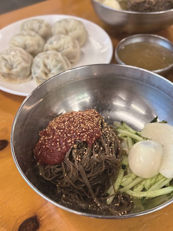 삼막마을 맛거리촌의 터줏대감 삼막칡냉면. 사진=박소윤
