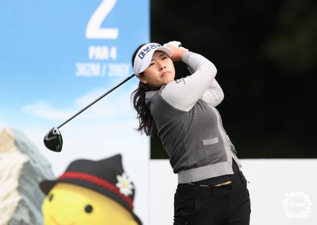 티샷을 하고 있는 황민정. 사진 제공=KLPGA