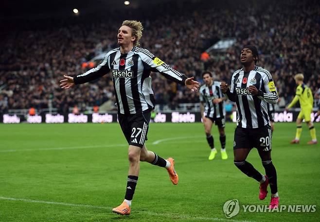 뉴캐슬 닉 볼테마데의 골 세리머니 [로이터=연합뉴스]